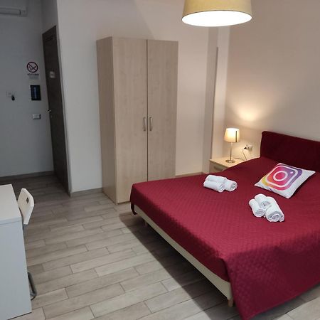 Guest House Web Room ปิซา ภายนอก รูปภาพ