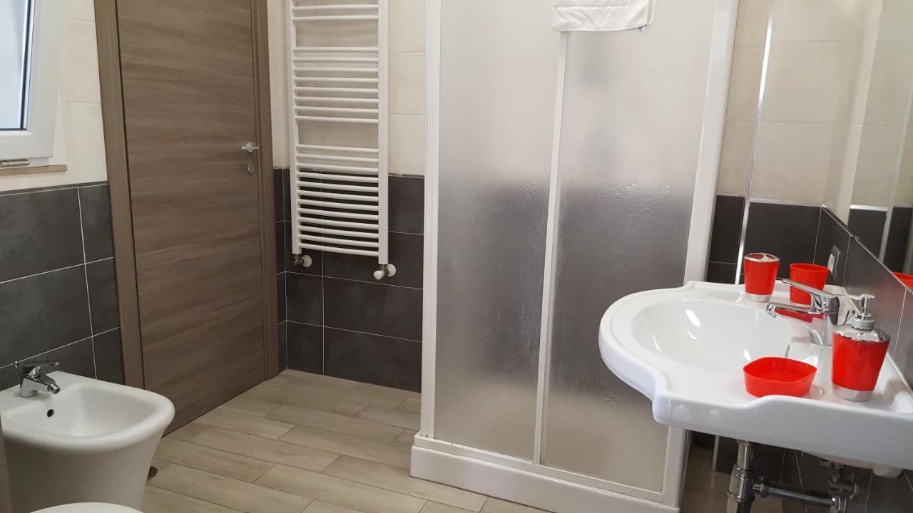 Guest House Web Room ปิซา ภายนอก รูปภาพ