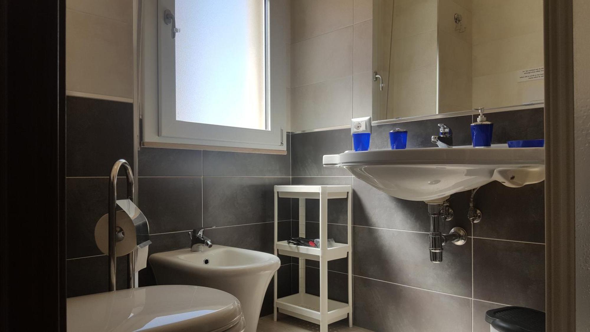 Guest House Web Room ปิซา ภายนอก รูปภาพ